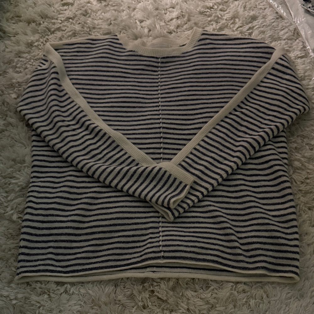 Vineyard Vines Striped Navy and Cream Women's Sweater